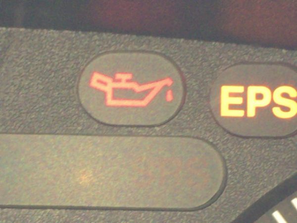 オイルランプ 油圧警告灯 が点灯する原因とトラブル解決 ドライバーズジョブ