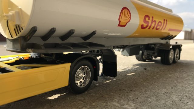 大型トラックの燃料タンクの容量と違法にならない増設方法まるわかり